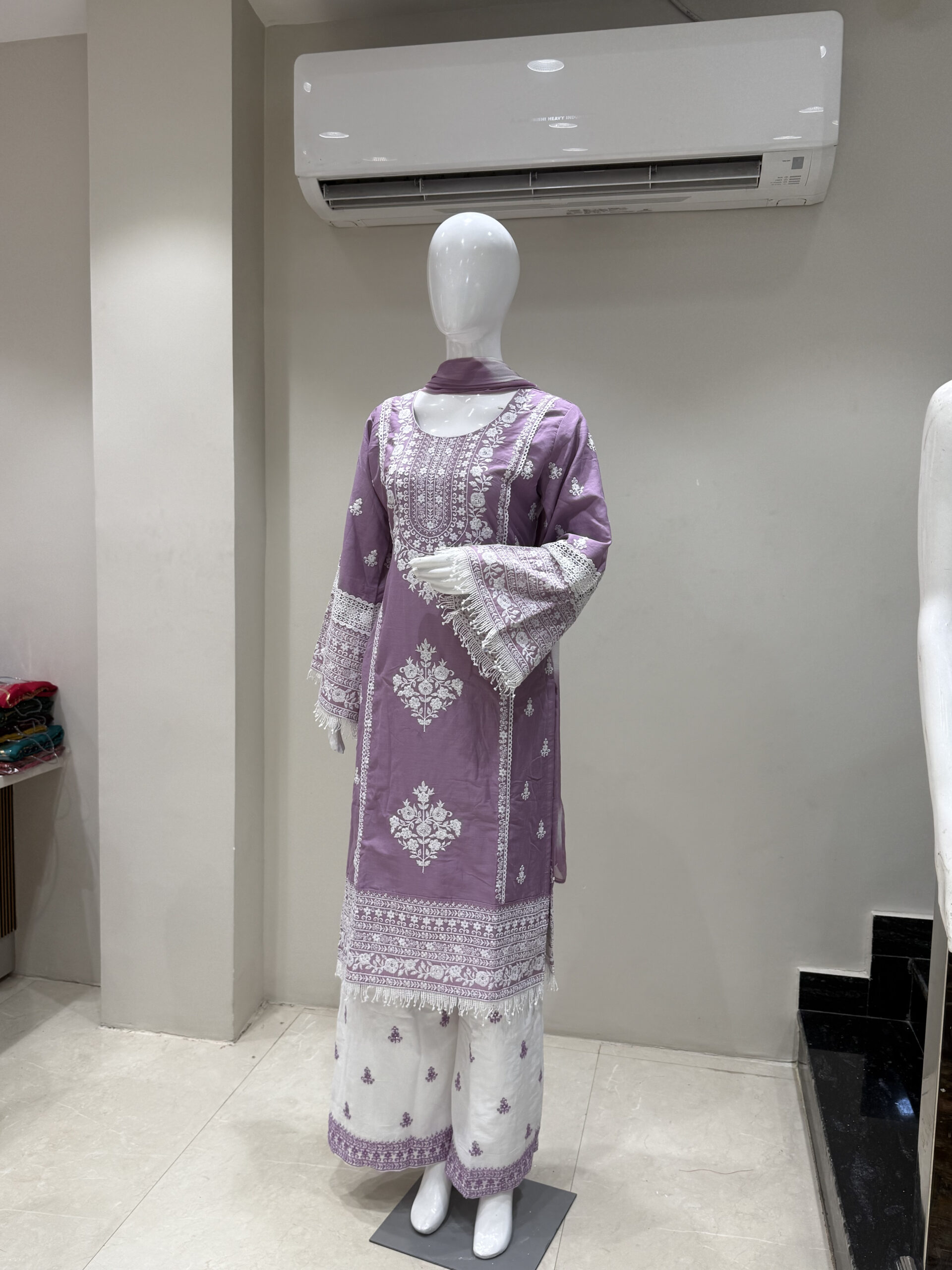 Women's Lavender Embroidered Kurta Palazzo Set with Chiffon Dupatta - Image 5