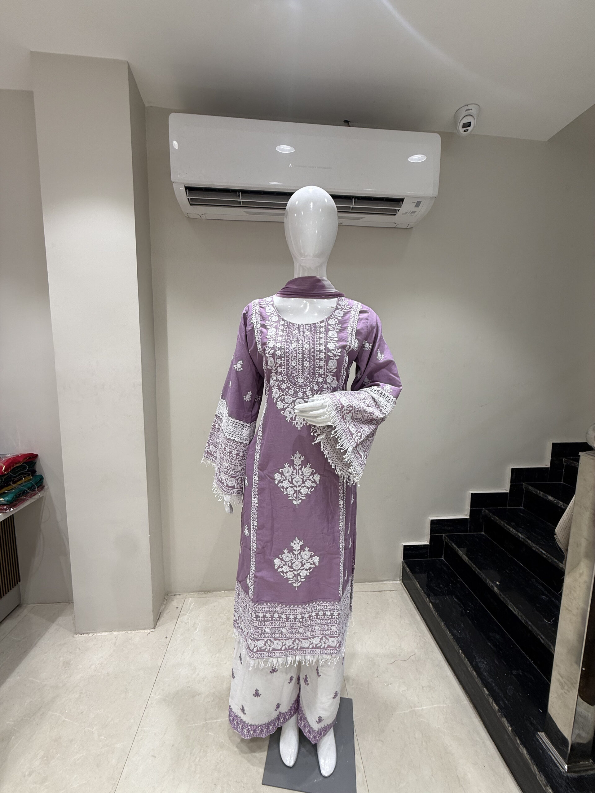 Women's Lavender Embroidered Kurta Palazzo Set with Chiffon Dupatta - Image 6