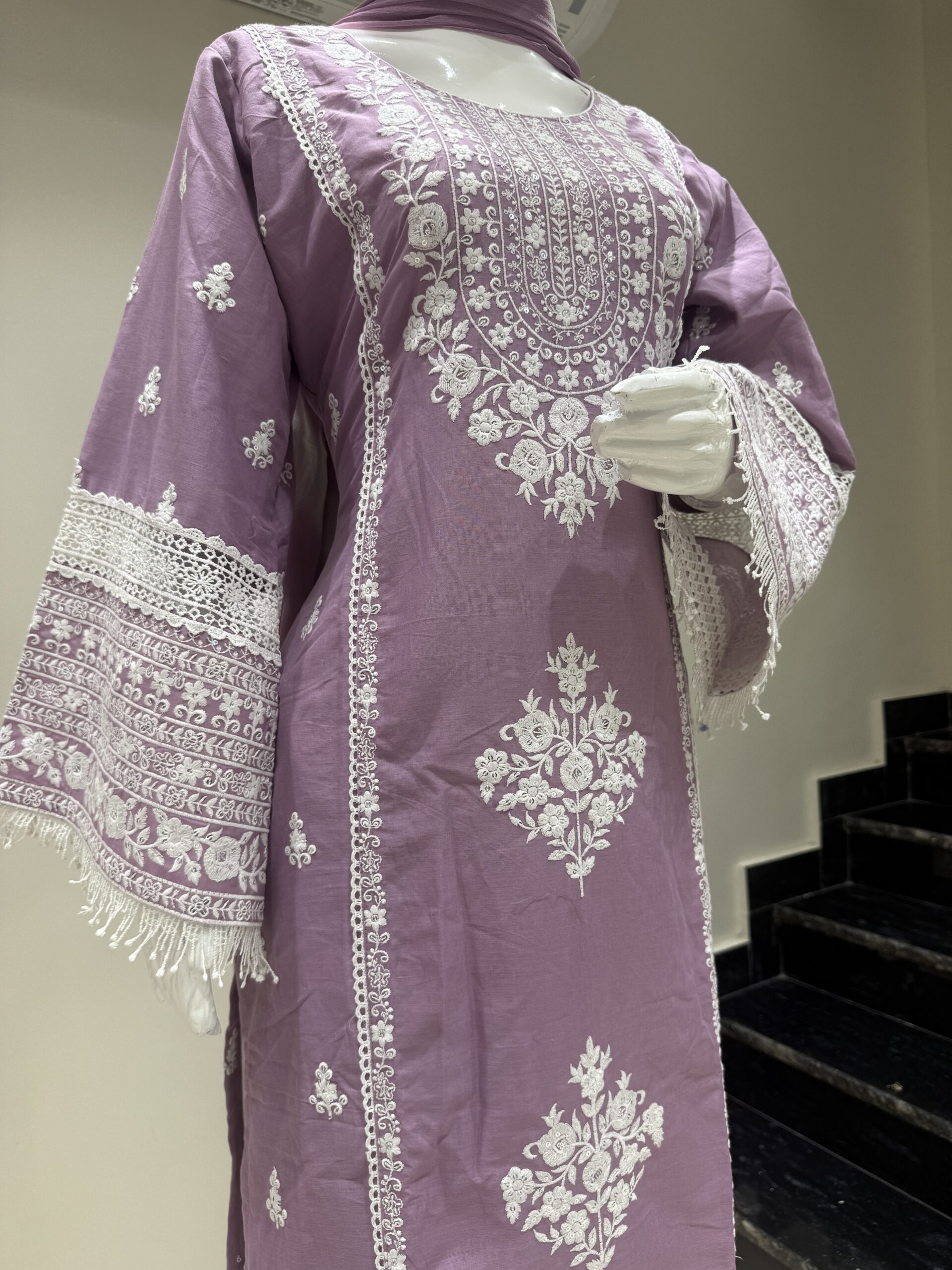 Women's Lavender Embroidered Kurta Palazzo Set with Chiffon Dupatta - Image 4
